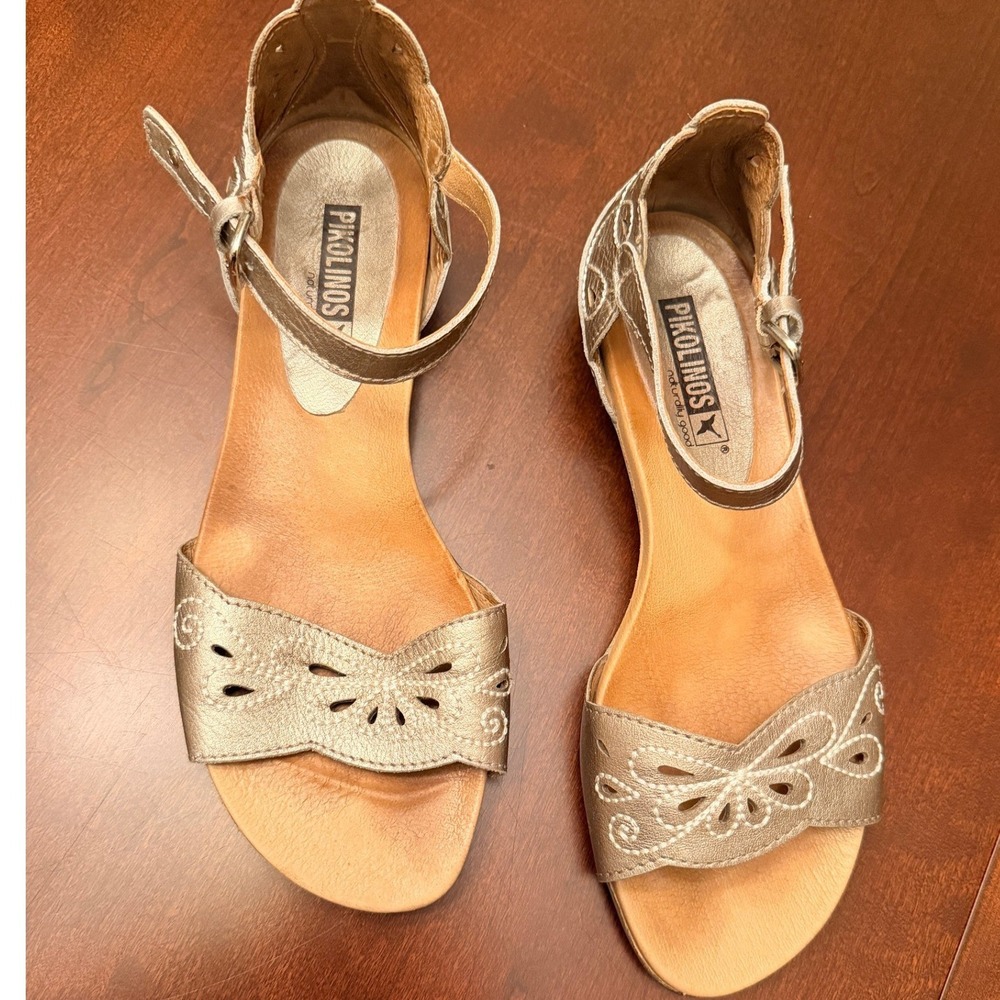 Pikolinos W1L-0512 Metallic Gold Leather Laser Cut Ankle Strap Sandals Size 37